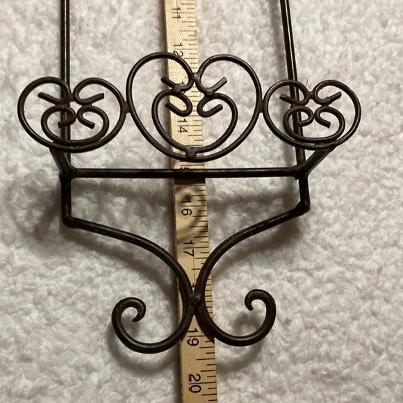 Wrought iron wall hanging plate holder - Picture 2 of 3